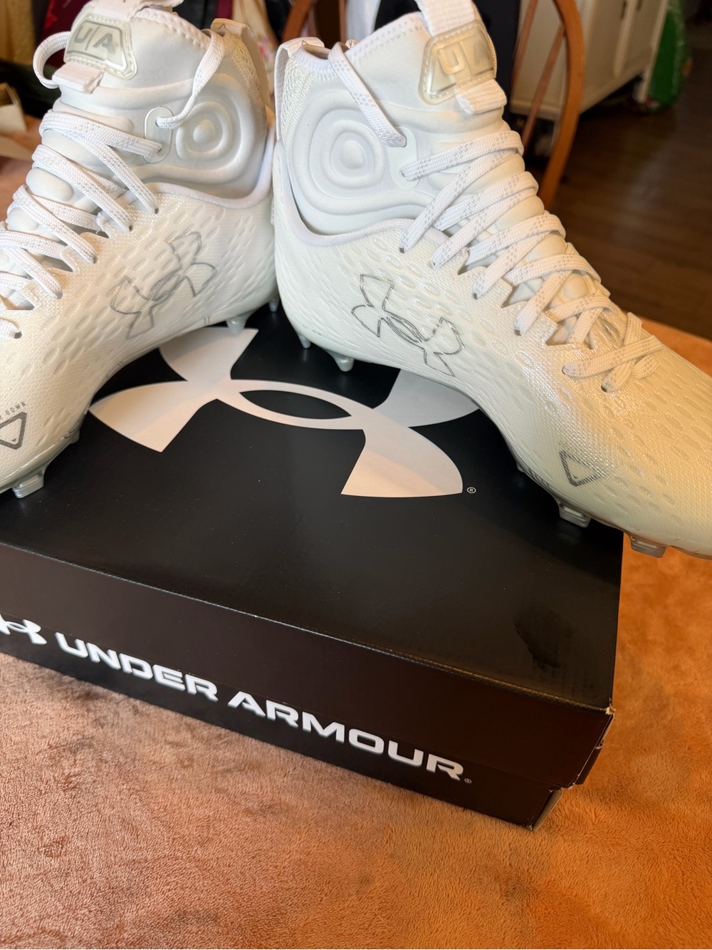 Under Armour Men's White Cleats - Lightweight Football Shoes